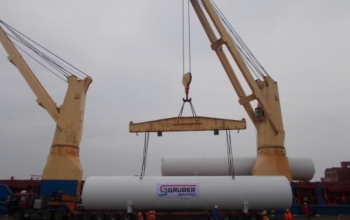 Intertransport GRUBER Complete Loading of 4 Cryogenic Tanks