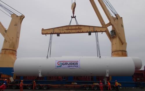 Intertransport GRUBER Complete Loading of 4 Cryogenic Tanks