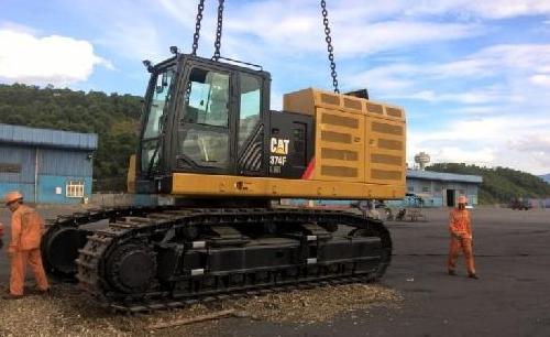 Cuchi Ship CAT Excavators from Singapore to Vietnam