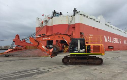 Westlink Logistics Manage Transport of Earth Moving Machines