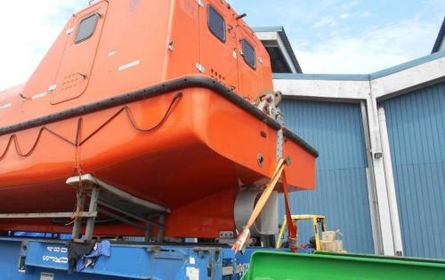 JS World Freight Distributor Ship 2 Lifeboats from Singapore to the Middle East