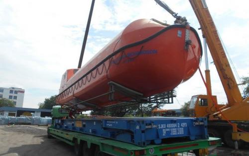 JS World Freight Distributor Ship 2 Lifeboats from Singapore to the Middle East