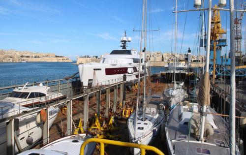 O&S Welcomes Super Servant 4 to Valletta for Successful Floating Operation