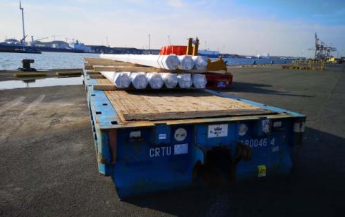 Europe Cargo with Loading of Pipes