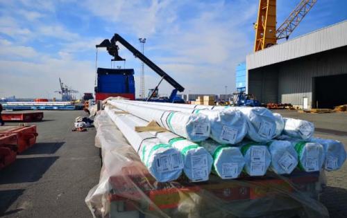 Europe Cargo with Loading of Pipes