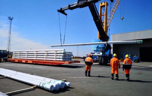 Europe Cargo with Loading of Pipes