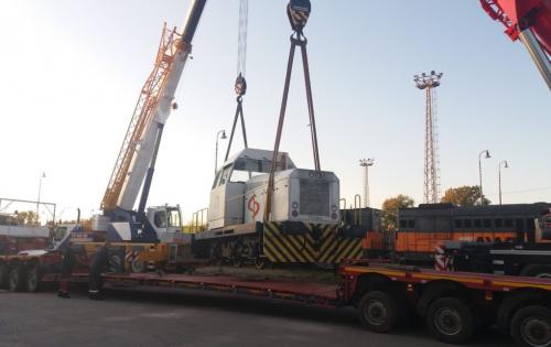 Livo Logistics Executes Road Transportation of Diesel Locomotive