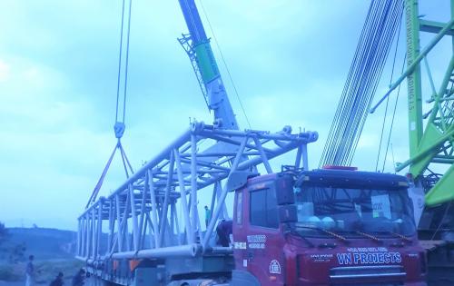 VN Projects have a Busy May with Transport of Crawler Cranes