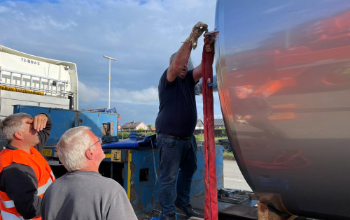 PROJECTCARGO work with Europe Cargo on Transshipment of a Steel Tank