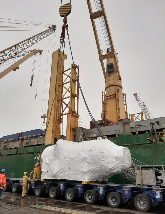 Fortune Italy Load Heavy Lift Cargo at Marghera