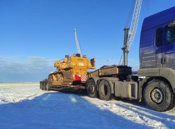 KGE Baltic & Livo Logistics Deliver Pipe-Layers to Tengiz Oil Field