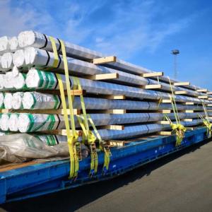 Europe Cargo with Loading of Pipes