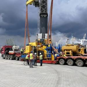 Veslam & Livo Complete Delivery of Heavy Pipelaying Machinery